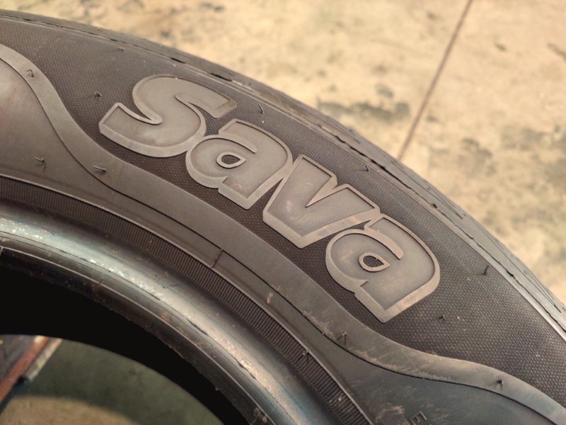 4 Gomme usate 215 60 16 Pneumatici Estivi SAVA 4 Gomme usate 215 60 16 Pneumatici Estivi SAVA