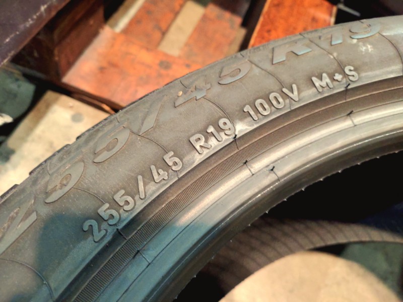 4 Gomme usate 255 45 19 Pneumatici Invernali PIRELLI 4 Gomme usate 255 45 19 Pneumatici Invernali PIRELLI