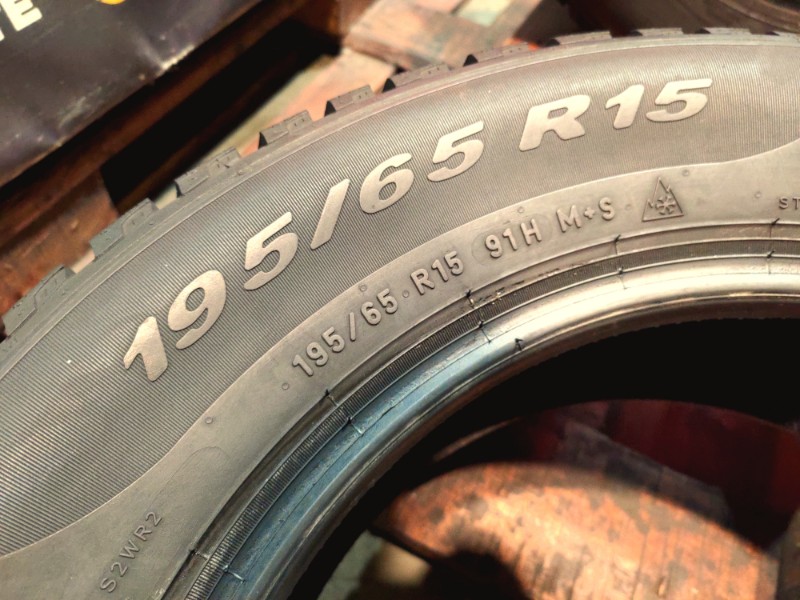 4 Gomme usate 195 65 15 Pneumatici Invernali PIRELLI 4 Gomme usate 195 65 15 Pneumatici Invernali PIRELLI
