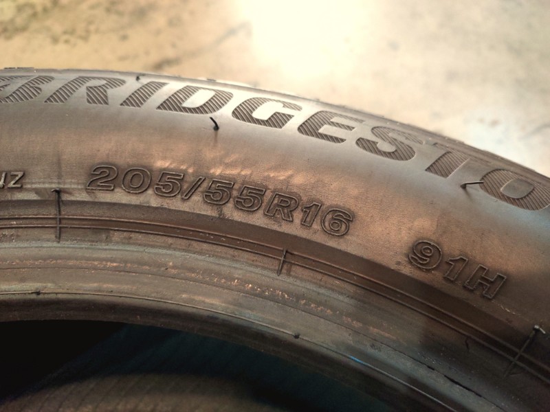 2 Gomme usate 205 55 16 Pneumatici Invernali BRIDGESTONE 2 Gomme usate 205 55 16 Pneumatici Invernali BRIDGESTONE