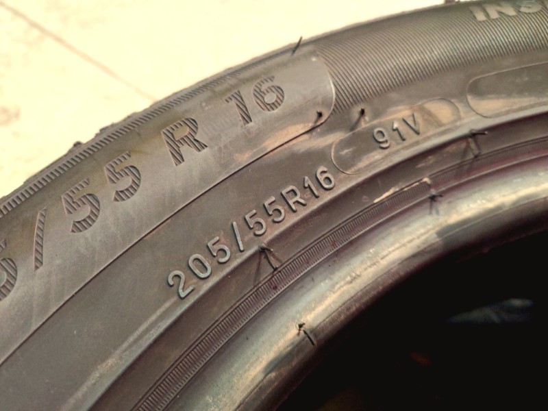4 Gomme usate 205 55 16 Pneumatici Estivi MICHELIN 4 Gomme usate 205 55 16 Pneumatici Estivi MICHELIN