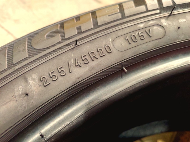 4 Gomme usate 255 45 20 Pneumatici Estivi MICHELIN 4 Gomme usate 255 45 20 Pneumatici Estivi MICHELIN