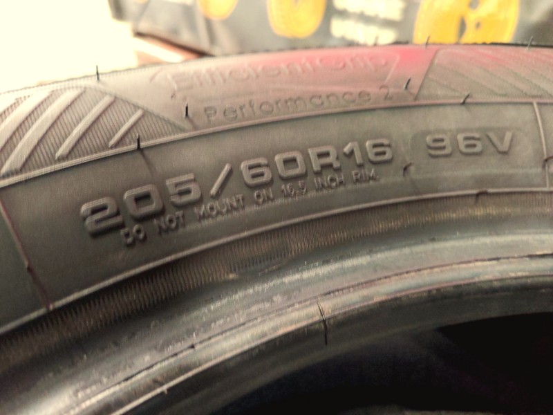 2 Gomme nuove 205 60 16 Pneumatici Estivi GOODYEAR 2 Gomme nuove 205 60 16 Pneumatici Estivi GOODYEAR