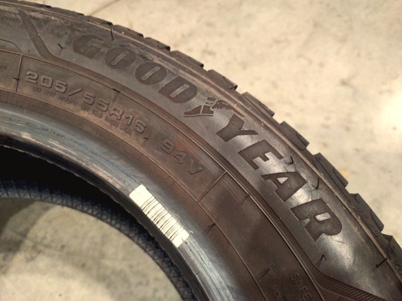 4 Gomme usate 205 55 16 Pneumatici Invernali GOODYEAR 4 Gomme usate 205 55 16 Pneumatici Invernali GOODYEAR