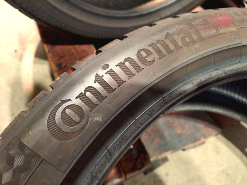 4 Gomme usate 235 40 19 Pneumatici Invernali CONTINENTAL 4 Gomme usate 235 40 19 Pneumatici Invernali CONTINENTAL
