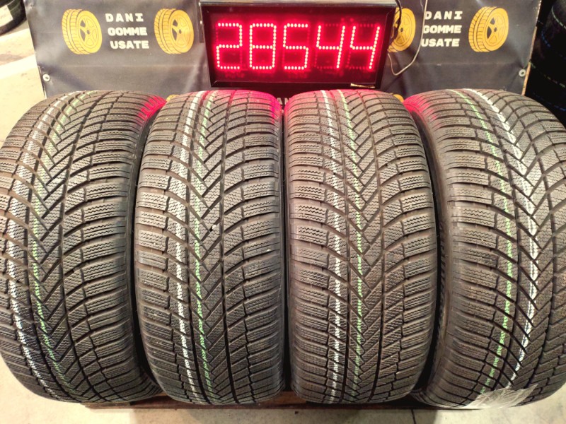 4 Gomme usate 255 45 19 Pneumatici Invernali BRIDGESTONE 4 Gomme usate 255 45 19 Pneumatici Invernali BRIDGESTONE