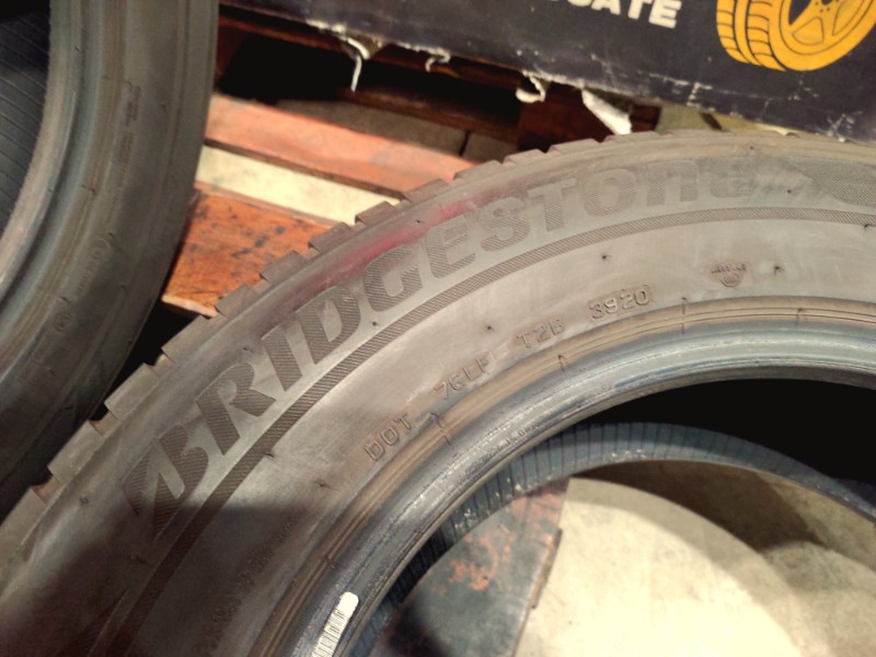 4 Gomme usate 215 65 17 Pneumatici Invernali BRIDGESTONE 4 Gomme usate 215 65 17 Pneumatici Invernali BRIDGESTONE