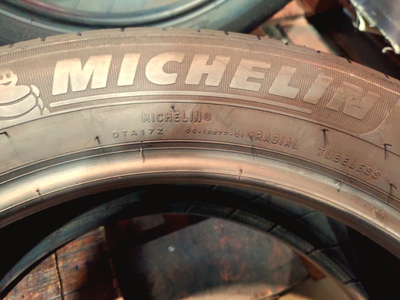4 Gomme usate 205 55 17 Pneumatici Estivi MICHELIN 4 Gomme usate 205 55 17 Pneumatici Estivi MICHELIN