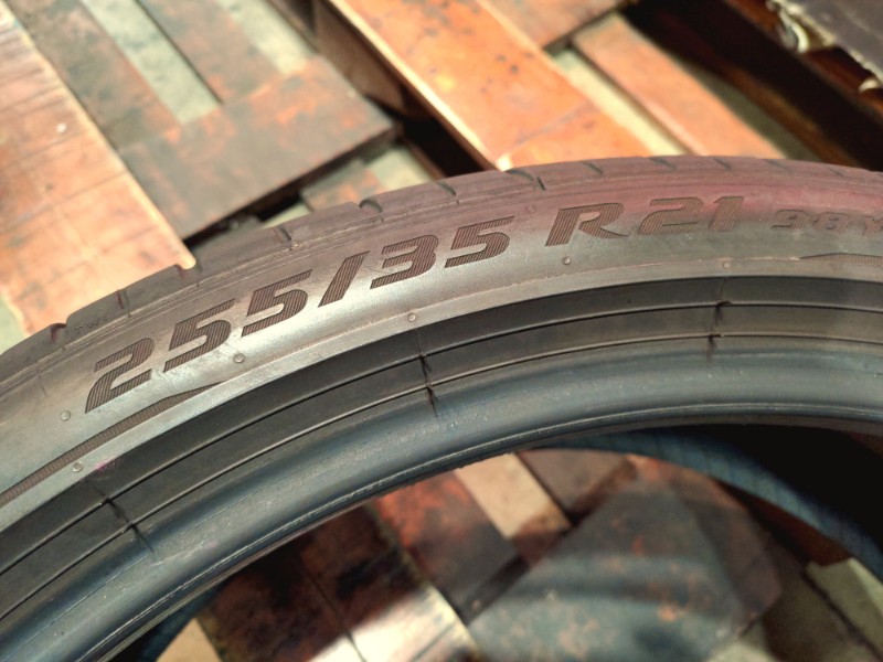 2 Gomme usate 255 35 21 Pneumatici Estivi PIRELLI 2 Gomme usate 255 35 21 Pneumatici Estivi PIRELLI