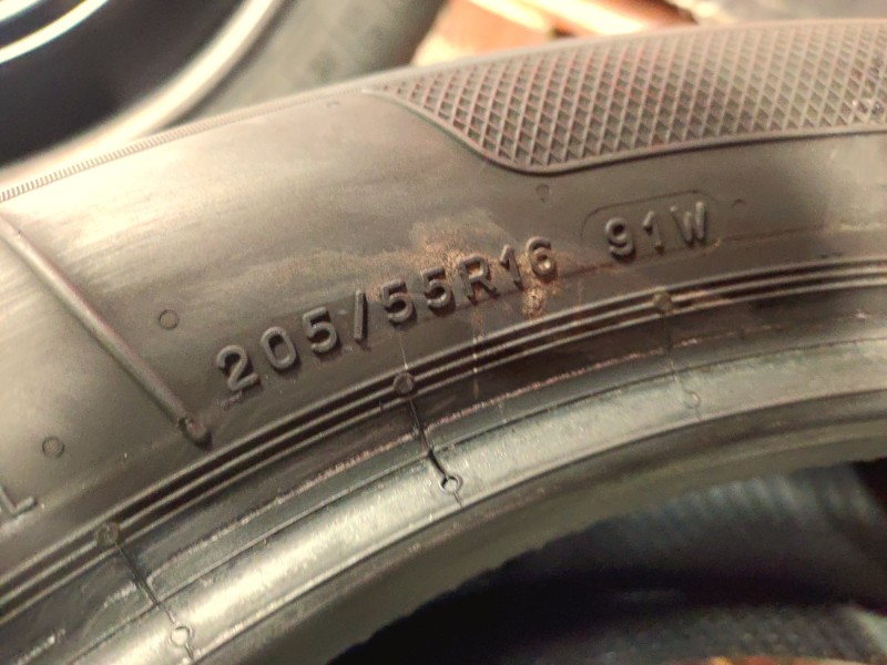 4 Gomme usate 205 55 16 Pneumatici Estivi KLEBER 4 Gomme usate 205 55 16 Pneumatici Estivi KLEBER