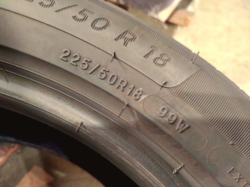 4 Gomme usate 225 50 18 Pneumatici Estivi MICHELIN 4 Gomme usate 225 50 18 Pneumatici Estivi MICHELIN