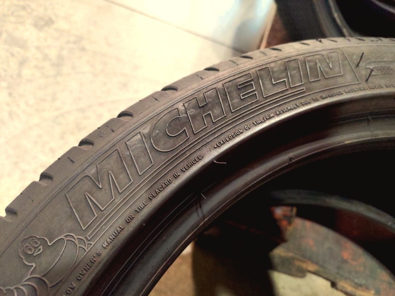 4 Gomme usate 245 40 18 Pneumatici Estivi MICHELIN 4 Gomme usate 245 40 18 Pneumatici Estivi MICHELIN