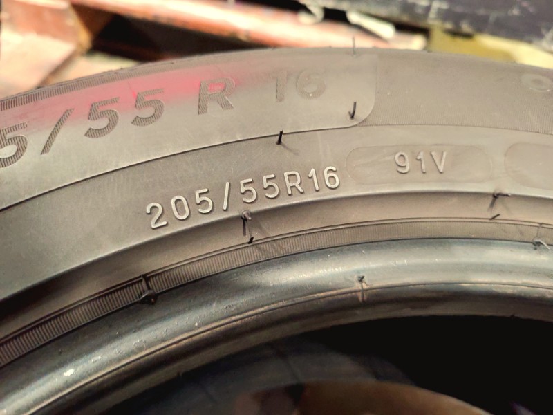4 Gomme usate 205 55 16 Pneumatici Estivi MICHELIN 4 Gomme usate 205 55 16 Pneumatici Estivi MICHELIN