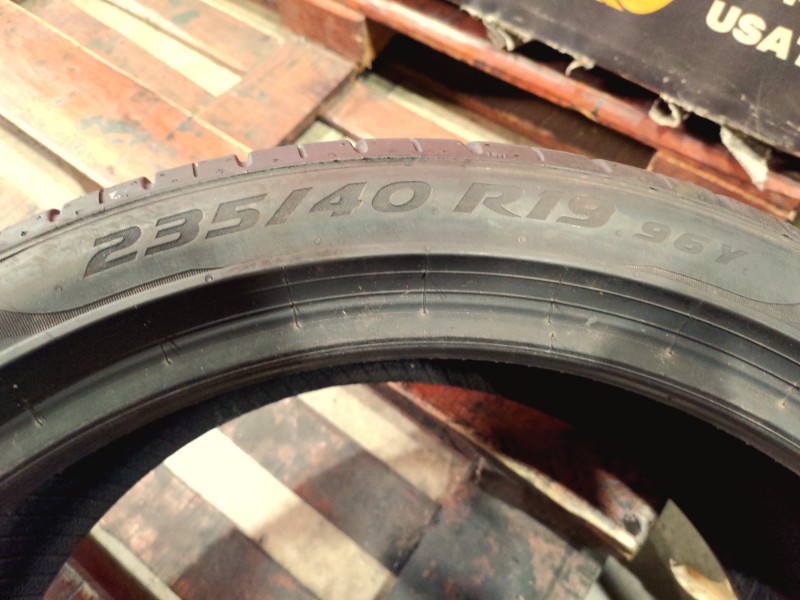 2 Gomme usate 235 40 19 Pneumatici Estivi PIRELLI 2 Gomme usate 235 40 19 Pneumatici Estivi PIRELLI