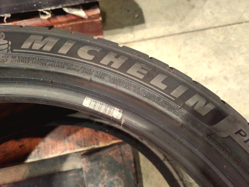 1 Gomma usata 245 40 19 Pneumatici Estivi MICHELIN 1 Gomma usata 245 40 19 Pneumatici Estivi MICHELIN