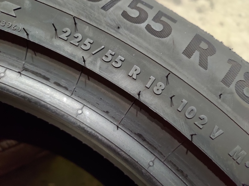 4 Gomme usate 225 55 18 Pneumatici Invernali CONTINENTAL 4 Gomme usate 225 55 18 Pneumatici Invernali CONTINENTAL