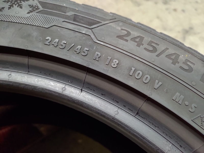 4 Gomme usate 245 45 18 Pneumatici Invernali BARUM 4 Gomme usate 245 45 18 Pneumatici Invernali BARUM