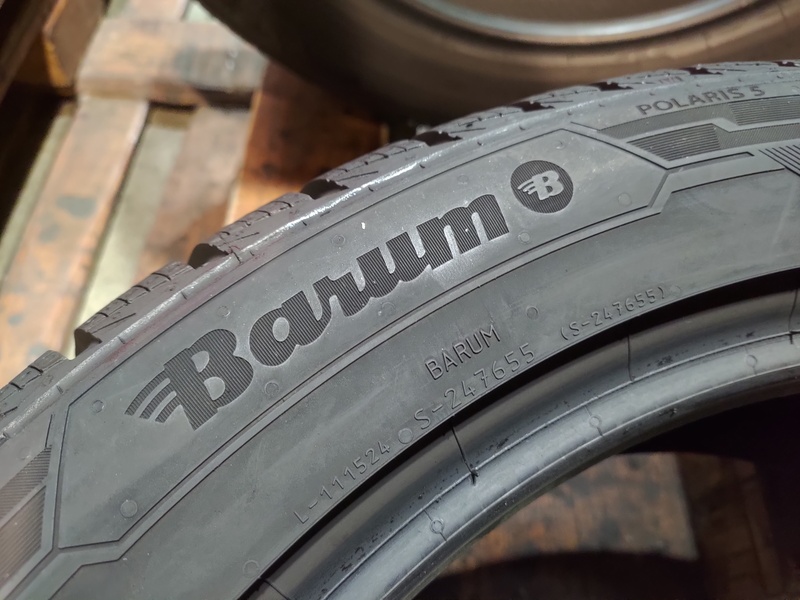 4 Gomme usate 245 45 18 Pneumatici Invernali BARUM 4 Gomme usate 245 45 18 Pneumatici Invernali BARUM