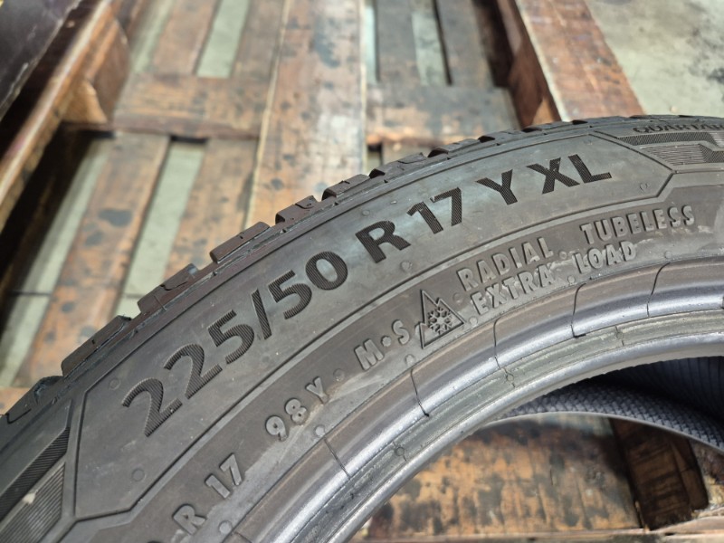 4 Gomme usate 225 50 17 Pneumatici 4 Stagioni BARUM 4 Gomme usate 225 50 17 Pneumatici 4 Stagioni BARUM