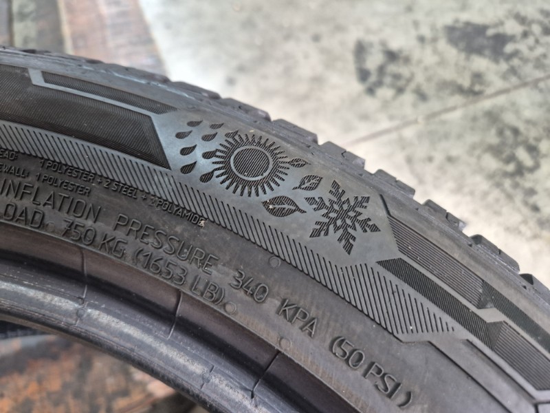4 Gomme usate 225 50 17 Pneumatici 4 Stagioni BARUM 4 Gomme usate 225 50 17 Pneumatici 4 Stagioni BARUM