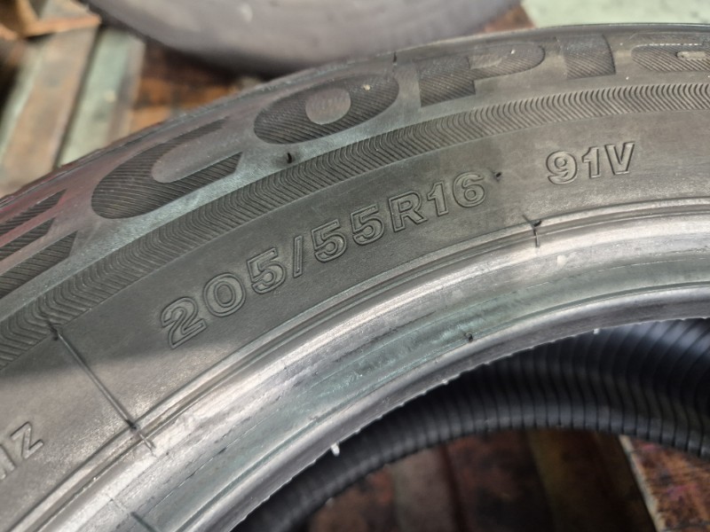 2 Gomme usate 205 55 16 Pneumatici Estivi BRIDGESTONE 2 Gomme usate 205 55 16 Pneumatici Estivi BRIDGESTONE