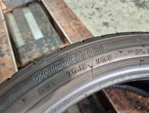2 Gomme usate 225 40 19 Pneumatici Estivi BRIDGESTONE 2 Gomme usate 225 40 19 Pneumatici Estivi BRIDGESTONE