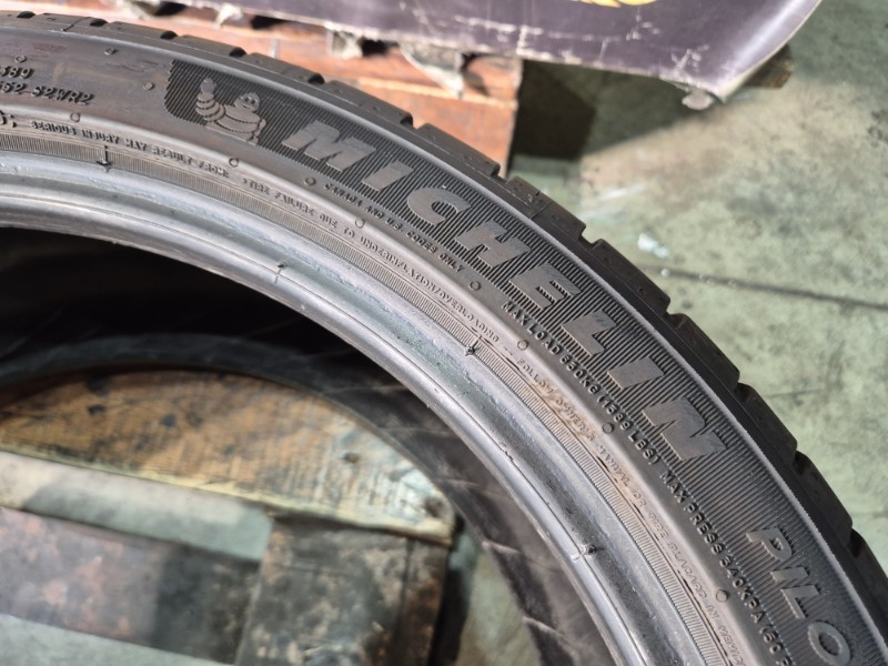 1 Gomma usata 225 40 18 Pneumatici Estivi MICHELIN 1 Gomma usata 225 40 18 Pneumatici Estivi MICHELIN