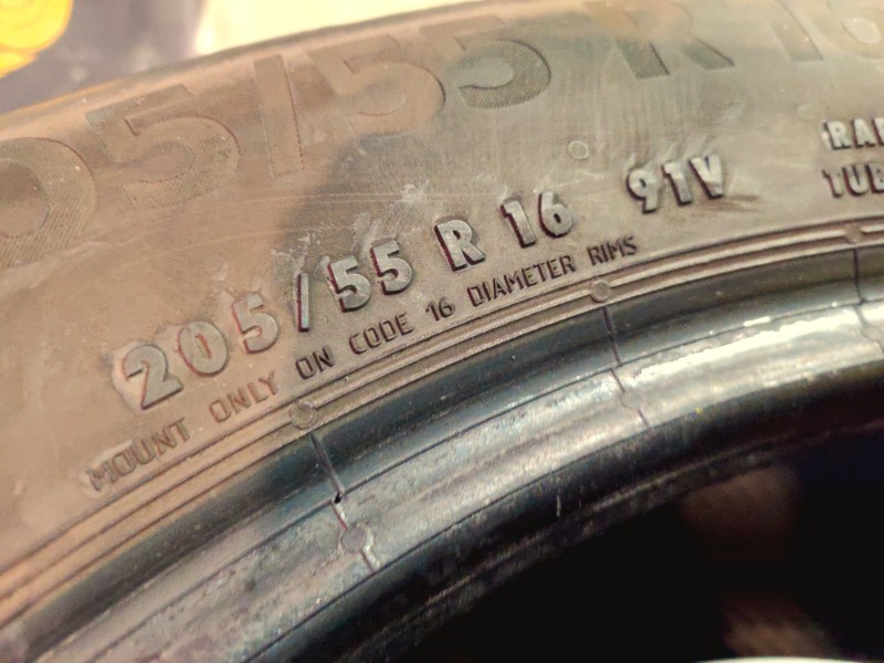 2 Gomme usate 205 55 16 Pneumatici Estivi CONTINENTAL 2 Gomme usate 205 55 16 Pneumatici Estivi CONTINENTAL