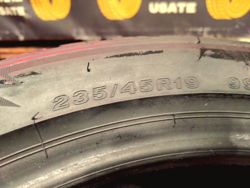 4 Gomme usate 235 45 19 Pneumatici Invernali BRIDGESTONE 4 Gomme usate 235 45 19 Pneumatici Invernali BRIDGESTONE