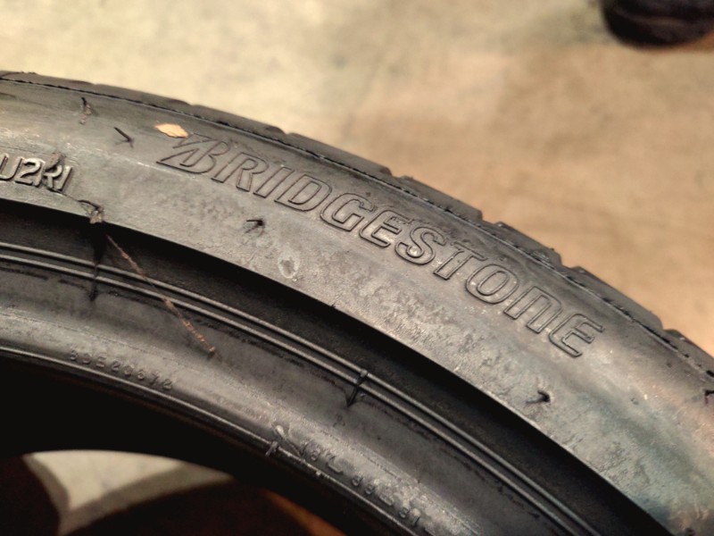4 Gomme usate 225 40 18 Pneumatici Estivi BRIDGESTONE 4 Gomme usate 225 40 18 Pneumatici Estivi BRIDGESTONE