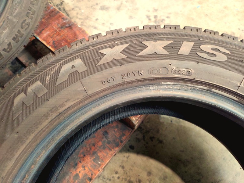 4 Gomme usate 205 65 16 C Pneumatici Invernali MAXXIS 4 Gomme usate 205 65 16 C Pneumatici Invernali MAXXIS