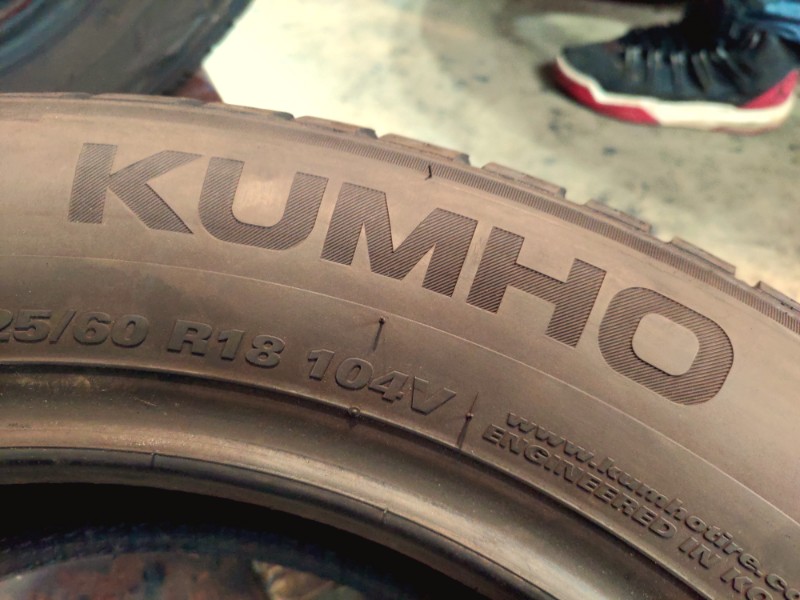 4 Gomme usate 225 60 18 Pneumatici Invernali KUMHO 4 Gomme usate 225 60 18 Pneumatici Invernali KUMHO