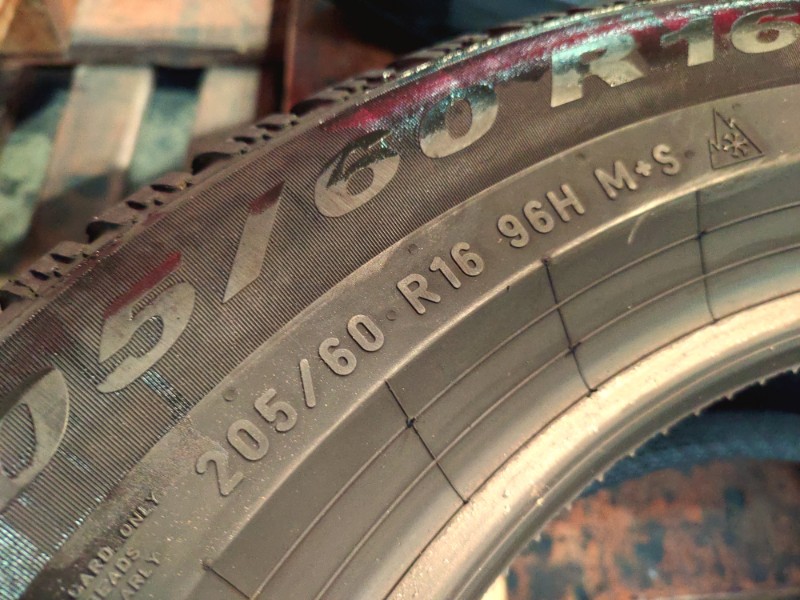 4 Gomme usate 205 60 16 Pneumatici Invernali PIRELLI 4 Gomme usate 205 60 16 Pneumatici Invernali PIRELLI