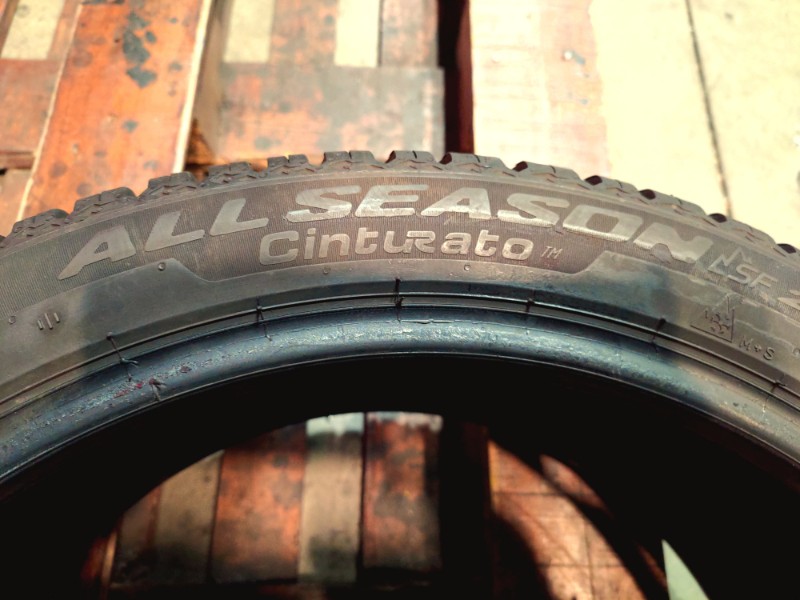 2 Gomme usate 225 40 18 Pneumatici 4 Stagioni PIRELLI 2 Gomme usate 225 40 18 Pneumatici 4 Stagioni PIRELLI