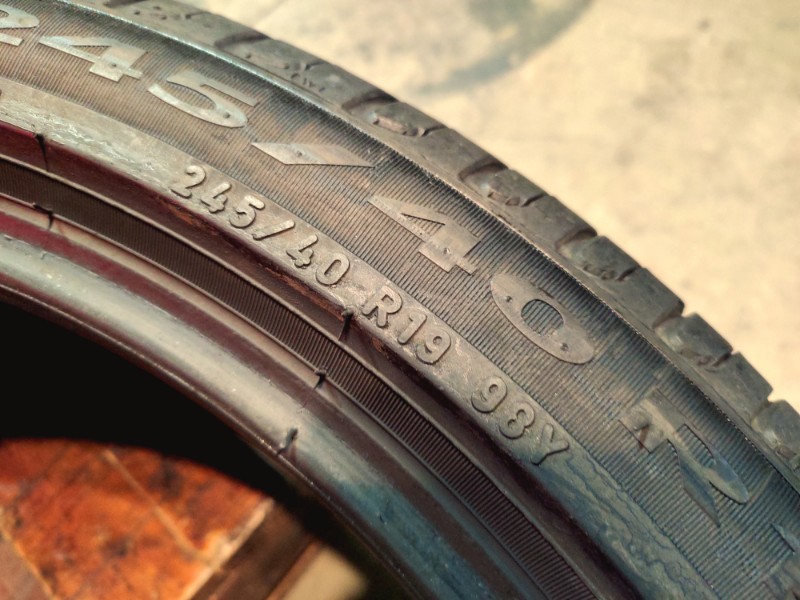2 Gomme usate 245 40 19 RUN FLAT Pneumatici Estivi PIRELLI 2 Gomme usate 245 40 19 RUN FLAT Pneumatici Estivi PIRELLI