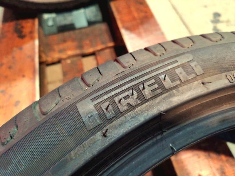 2 Gomme usate 245 40 19 RUN FLAT Pneumatici Estivi PIRELLI 2 Gomme usate 245 40 19 RUN FLAT Pneumatici Estivi PIRELLI
