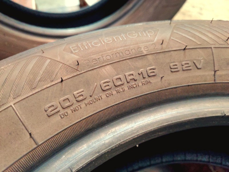 4 Gomme usate 205 60 16 Pneumatici Estivi GOODYEAR 4 Gomme usate 205 60 16 Pneumatici Estivi GOODYEAR
