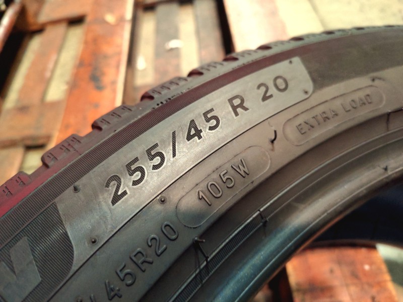 4 Gomme usate 255 45 20 Pneumatici 4 Stagioni MICHELIN 4 Gomme usate 255 45 20 Pneumatici 4 Stagioni MICHELIN
