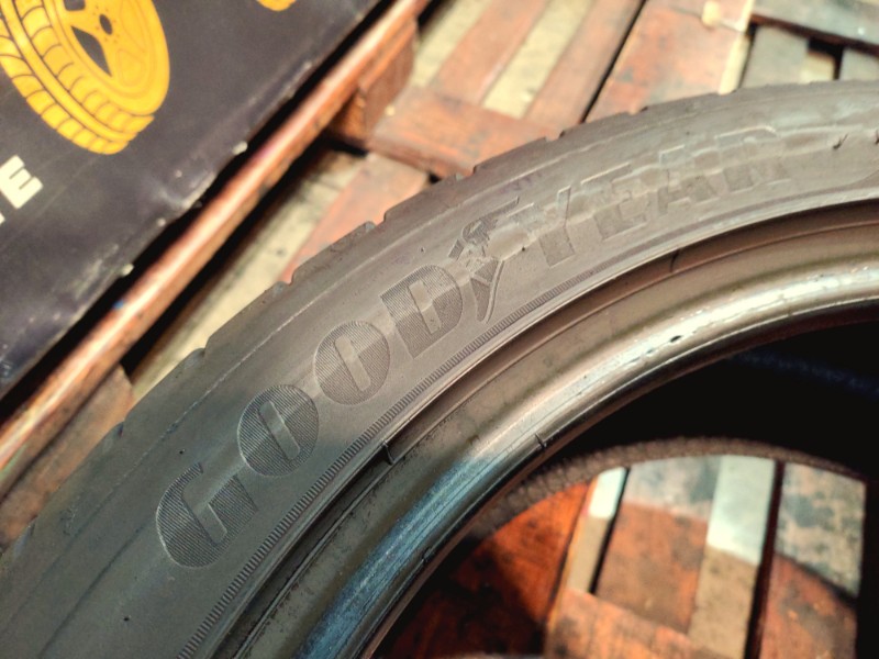 2 Gomme usate 245 40 18 Pneumatici Estivi GOODYEAR 2 Gomme usate 245 40 18 Pneumatici Estivi GOODYEAR