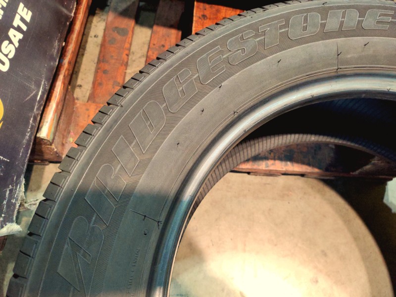 4 Gomme usate 235 60 18 Pneumatici Estivi BRIDGESTONE 4 Gomme usate 235 60 18 Pneumatici Estivi BRIDGESTONE
