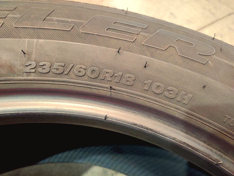 4 Gomme usate 235 60 18 Pneumatici Estivi BRIDGESTONE 4 Gomme usate 235 60 18 Pneumatici Estivi BRIDGESTONE