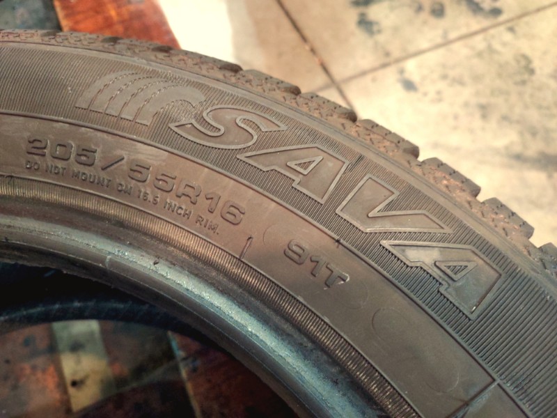 2 Gomme usate 205 55 16 Pneumatici Invernali SAVA 2 Gomme usate 205 55 16 Pneumatici Invernali SAVA
