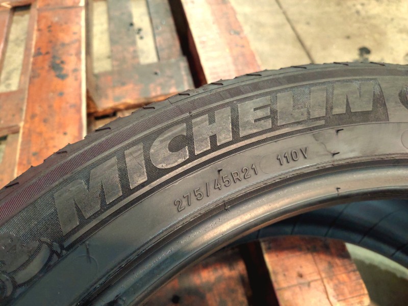 4 Gomme usate 275 45 21 Pneumatici Invernali MICHELIN 4 Gomme usate 275 45 21 Pneumatici Invernali MICHELIN