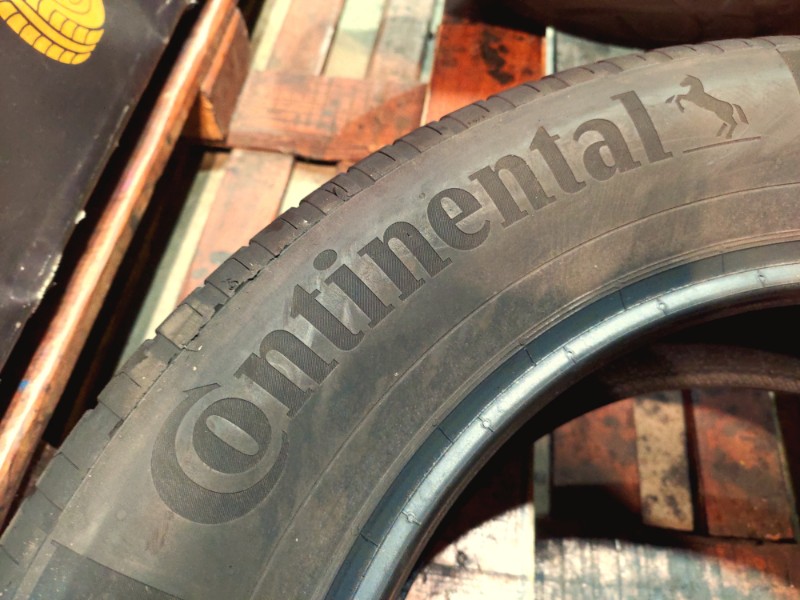 2 Gomme usate 215 65 17 Pneumatici Estivi CONTINENTAL 2 Gomme usate 215 65 17 Pneumatici Estivi CONTINENTAL