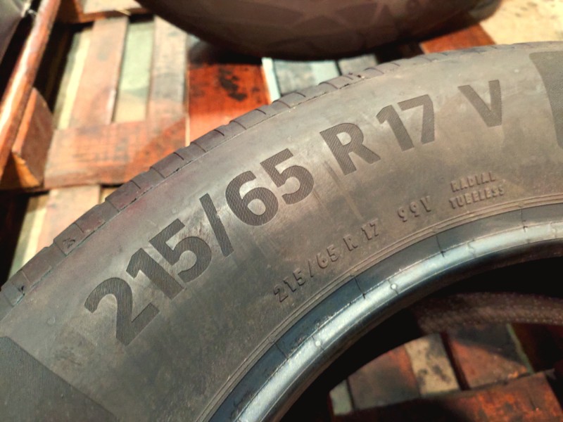 2 Gomme usate 215 65 17 Pneumatici Estivi CONTINENTAL 2 Gomme usate 215 65 17 Pneumatici Estivi CONTINENTAL