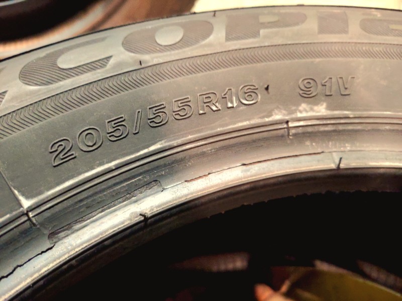 4 Gomme usate 205 55 16 Pneumatici Estivi BRIDGESTONE 4 Gomme usate 205 55 16 Pneumatici Estivi BRIDGESTONE
