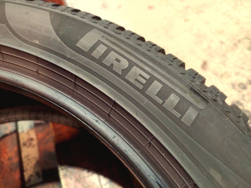 2 Gomme usate 245 45 20 Pneumatici 4 Stagioni PIRELLI 2 Gomme usate 245 45 20 Pneumatici 4 Stagioni PIRELLI