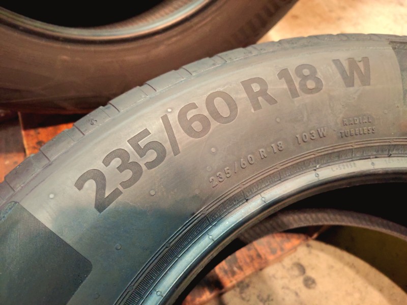 4 Gomme usate 235 60 18 Pneumatici Estivi CONTINENTAL 4 Gomme usate 235 60 18 Pneumatici Estivi CONTINENTAL