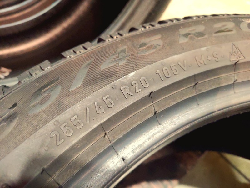 4 Gomme usate 255 45 20 Pneumatici Invernali PIRELLI 4 Gomme usate 255 45 20 Pneumatici Invernali PIRELLI