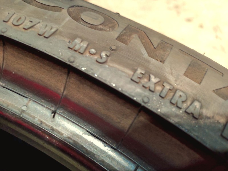 2 Gomme usate 255 40 21 e 2 Gomme usate 295 35 21 Pneumatici 4 Stagioni CONTINENTAL 2 Gomme usate 255 40 21 e 2 Gomme usate 295 35 21 Pneumatici 4 Stagioni CONTINENTAL
